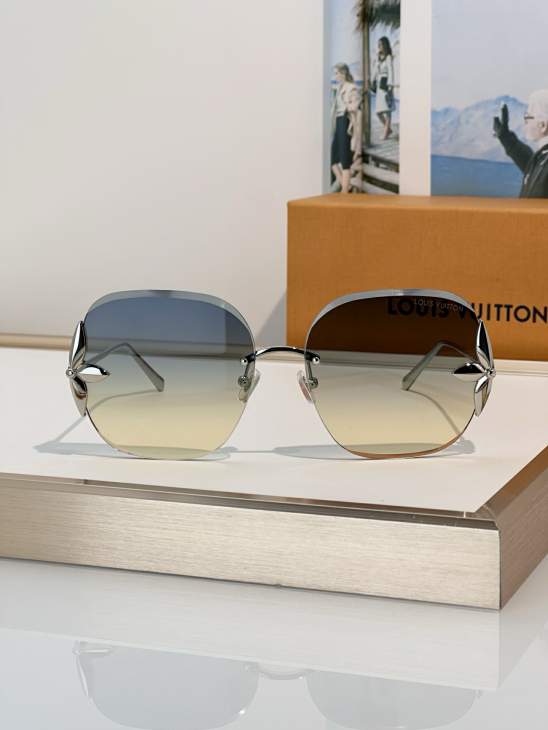 Picture of Louis Vuitton Sunglasses _SKUfw81854129fw